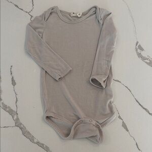 Kyte BABY Oat Long Sleeve Bodysuit